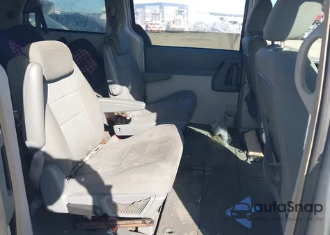 2010 Chrysler Town & Country Touring z USA, uszkodzony, nr VIN 2A4RR5D12AR155776